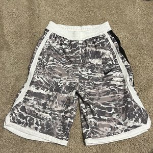 Youth XL Nike Basketball Shorts